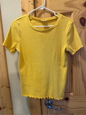 LuLaRoe Sunny Yellow Ribbed Short Sleeve Tee